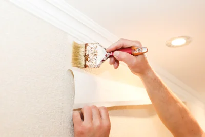 Pose de papier peint aux Cabannes — revêtements muraux et toiles de verre